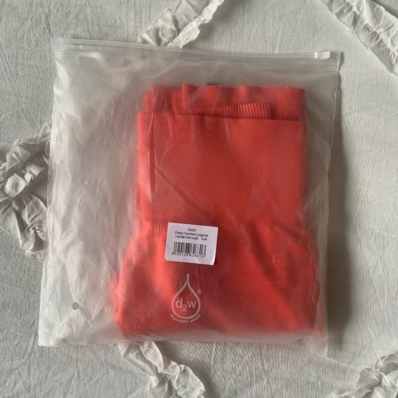 Oner Active Pants - NBW ONER Active Coral Seamless Leggings Coral Marl Short Length - Small